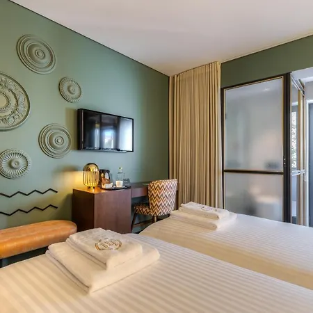 Hotel The Convo &