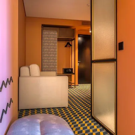 Hotel The Convo & 4*