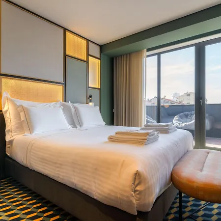 Hotel The Convo &