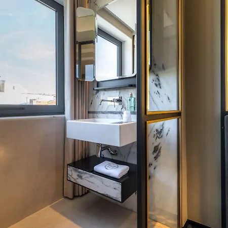 The Convo & Hotel 4*