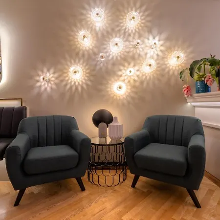 Szálloda The Convo & 4*