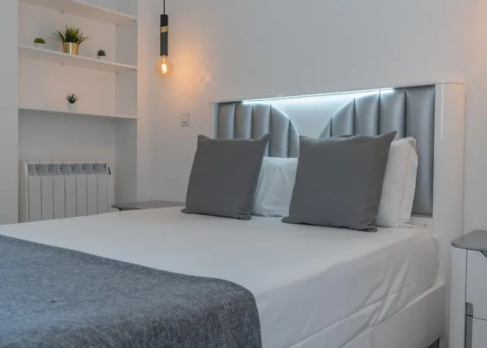 The Convo & ホテル