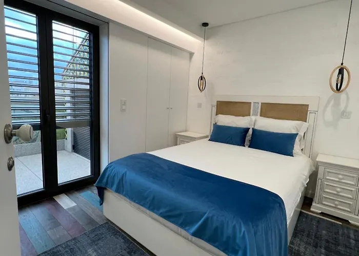 Hotel The Convo & 4*