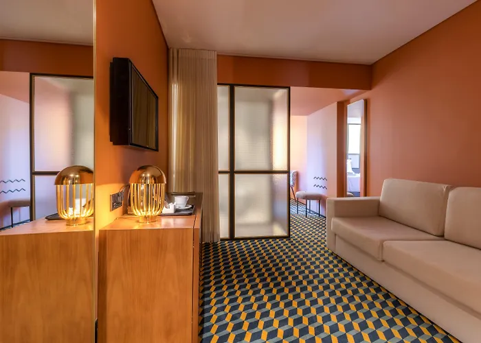 The Convo & 4* Oporto