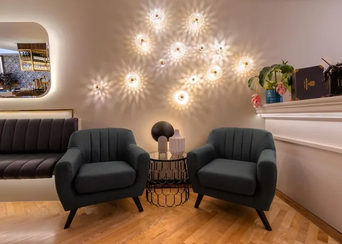 ホテル The Convo & 4*