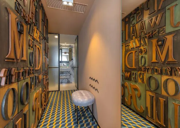 The Convo & ホテル