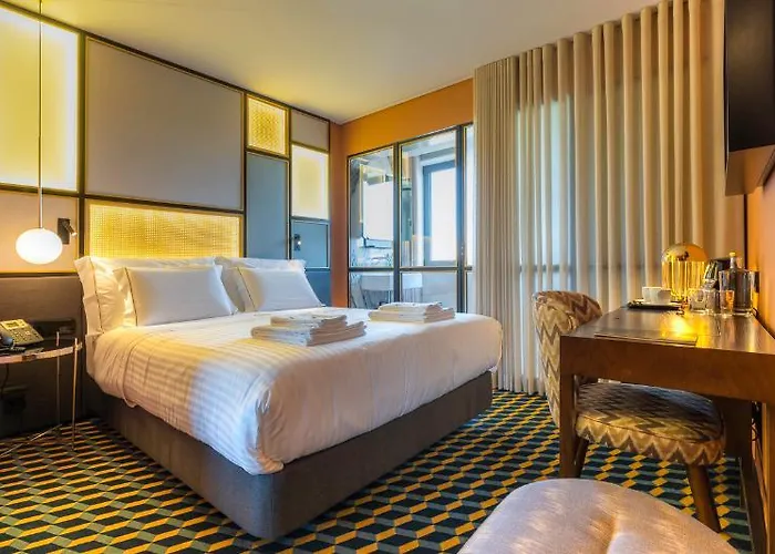 Hotel The Convo & 4*