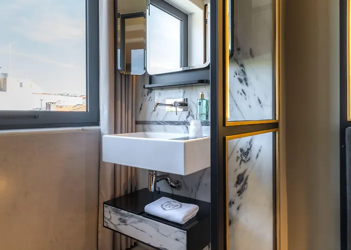 The Convo & فندق 4*