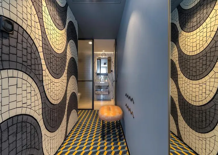 فندق The Convo & 4*