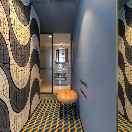 Hotel The Convo & 4*