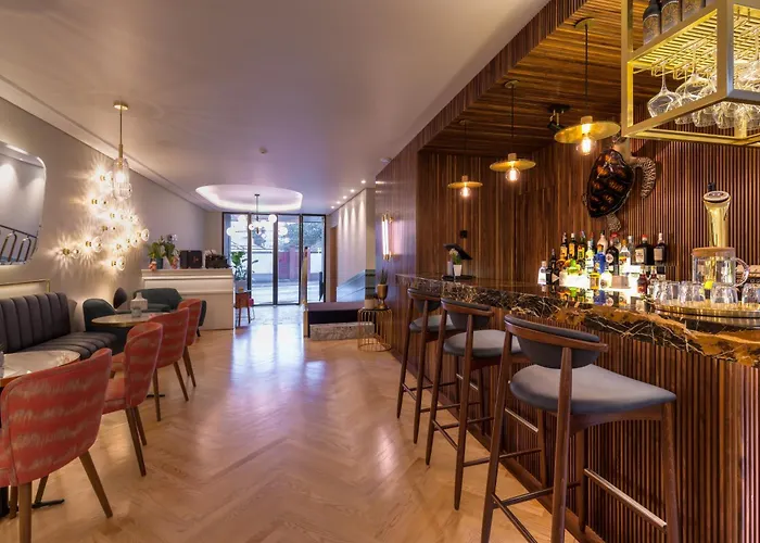 The Convo & 4* Porto